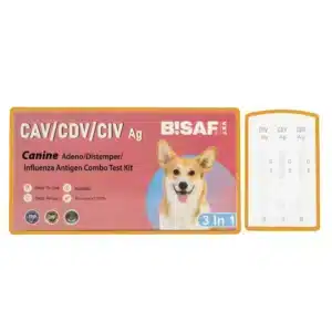 Test BISAF CAV/CDV/CIV Ag 3 w 1 do wykrywania adenowirusa, wirusa nosówki i wirusa grypy u psów. Różowe opakowanie z wizerunkiem psa oraz potrójna kaseta testowa z panelami oznaczonymi C, T i S.