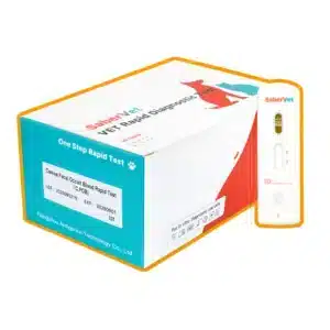 Opakowanie zbiorcze zawierające 10 zestawów testowych – test weterynaryjny FOB SaberVet dla psa, opakowanie zbiorcze z pomarańczową obwódką oraz kasetka testowa widoczna obok.